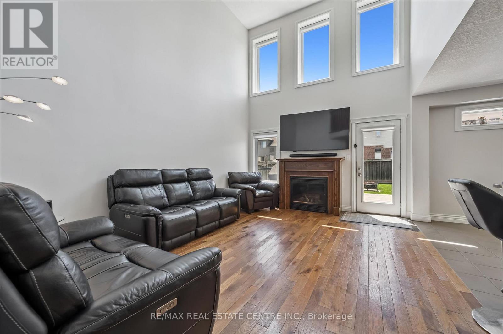 114 ISAAC SHANTZ DRIVE - 9