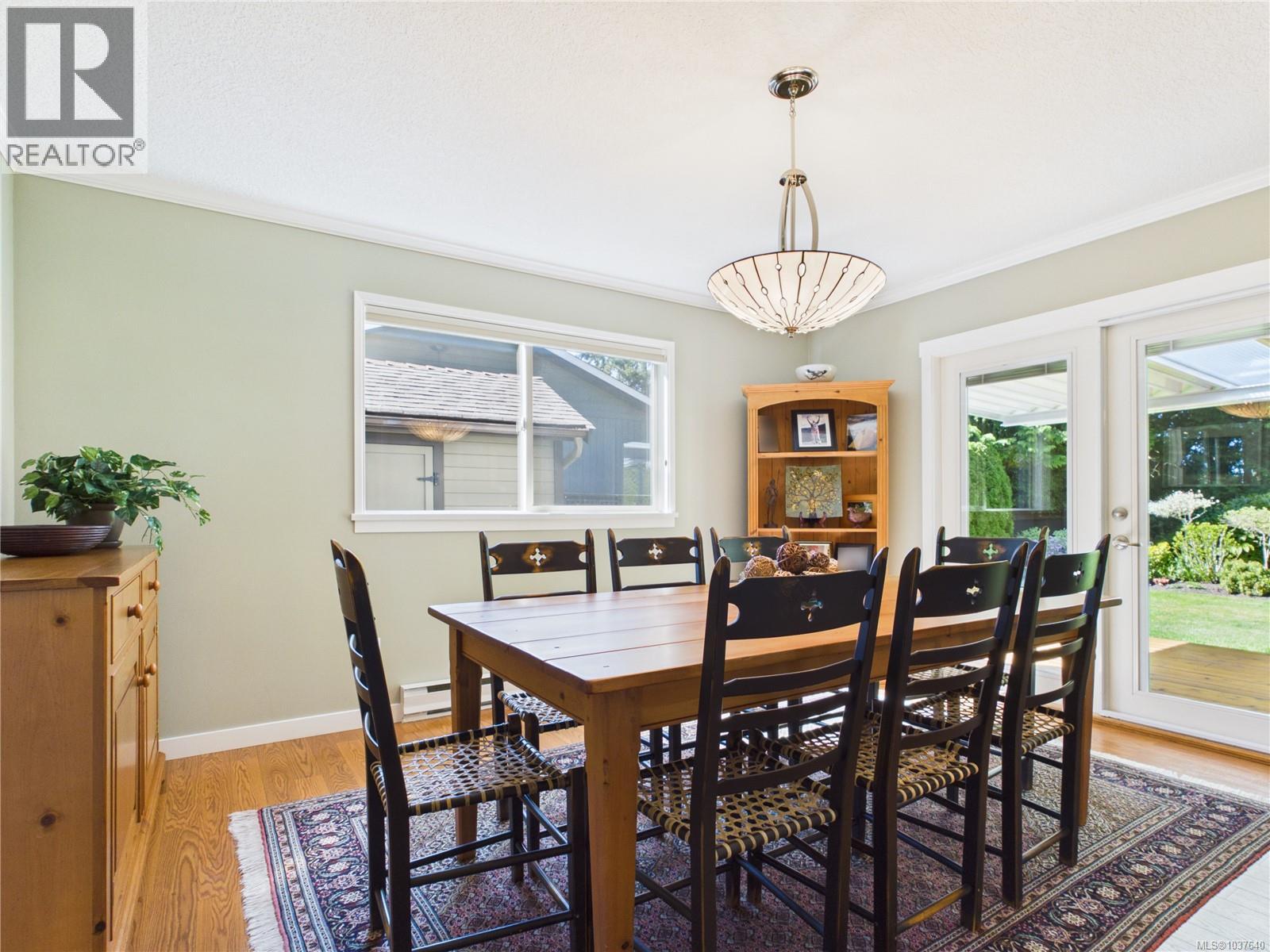 1179 Clubhouse Dr - 4