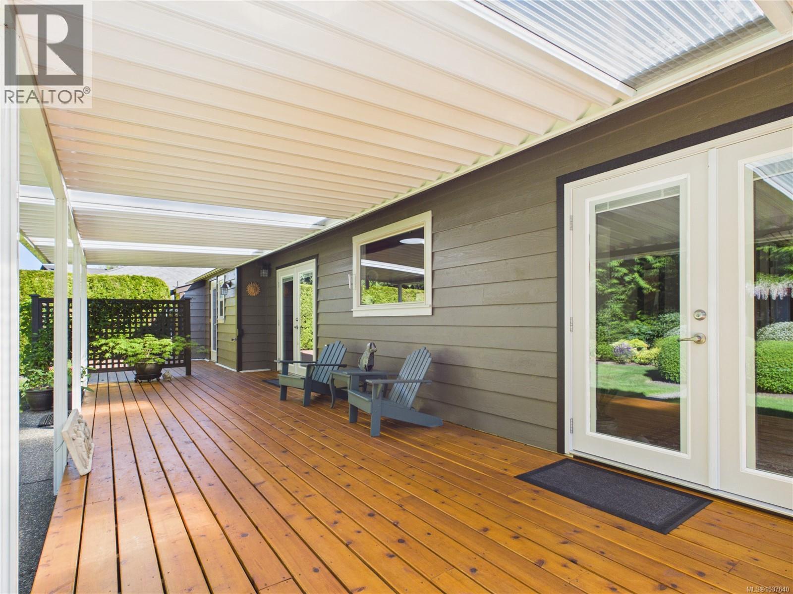 1179 Clubhouse Dr, Qualicum Beach