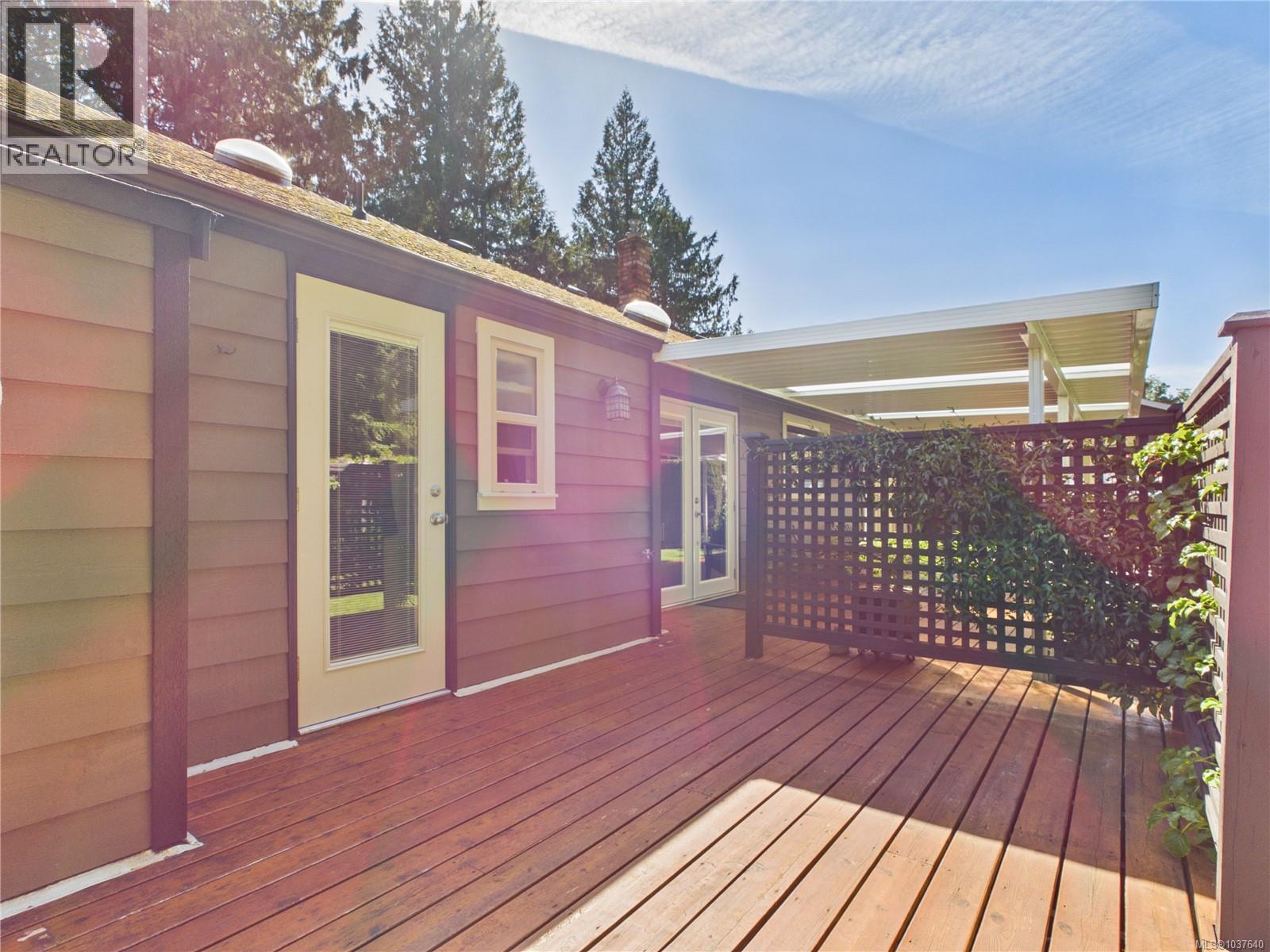 1179 Clubhouse Dr - 52