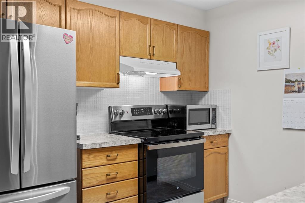 #215 3 Parklane Way - 9