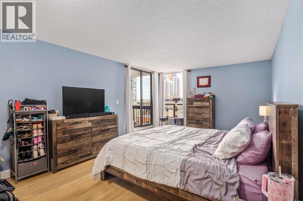 #940 1001 13 Avenue SW - 13
