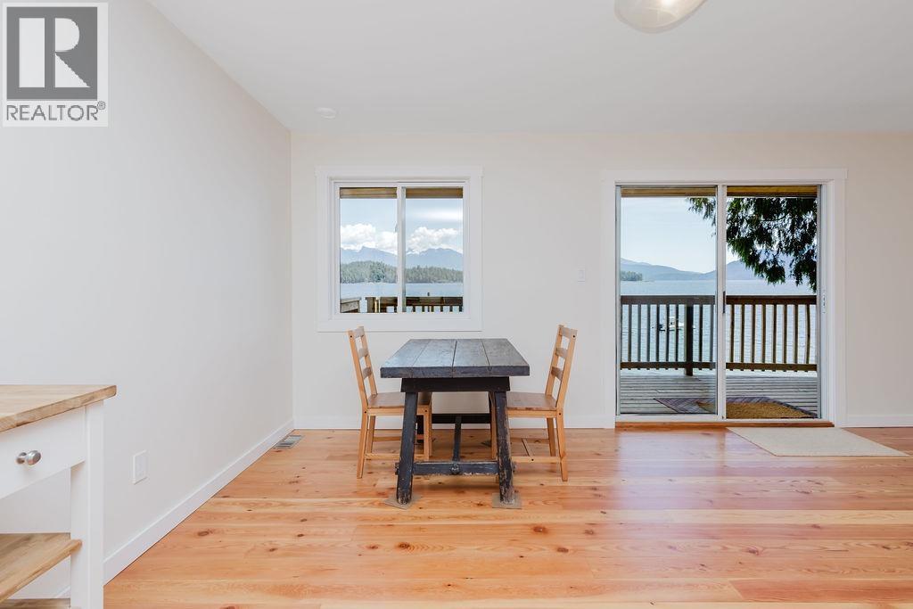 1498 TIDEVIEW ROAD, Gibsons