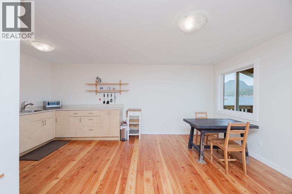1498 TIDEVIEW ROAD, Gibsons