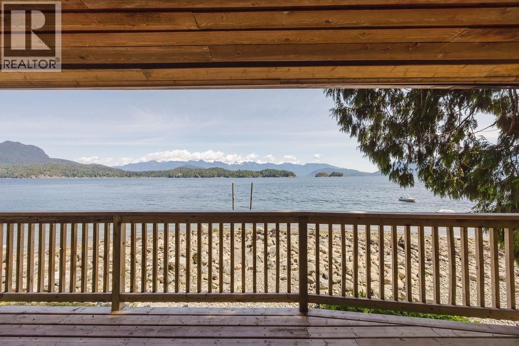 1498 TIDEVIEW ROAD, Gibsons