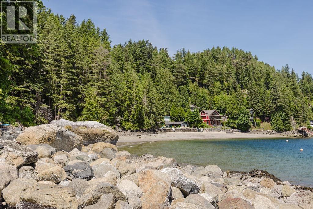 1498 TIDEVIEW ROAD, Gibsons