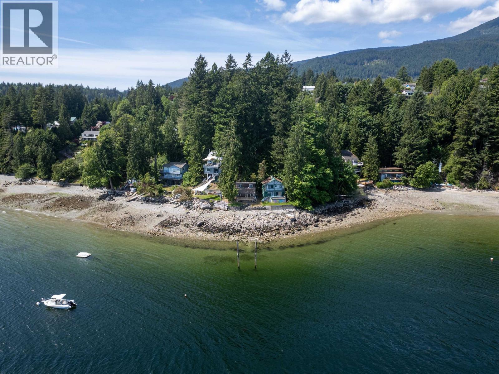1498 TIDEVIEW ROAD, Gibsons