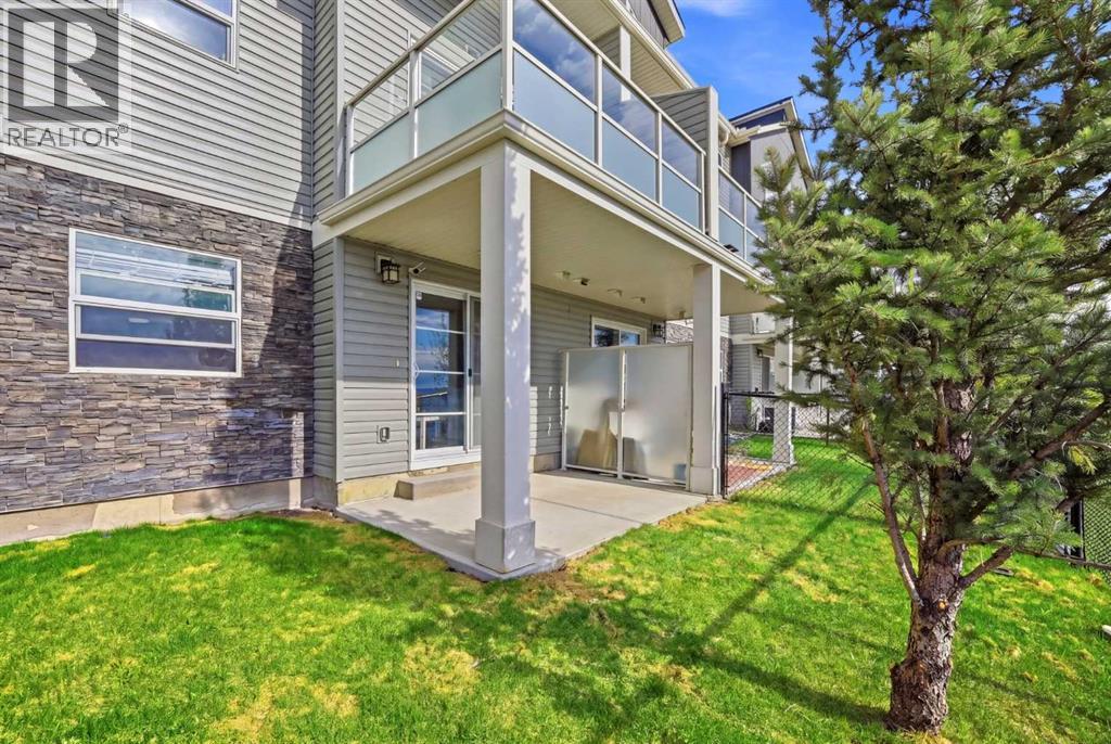 556 Redstone View NE - 44