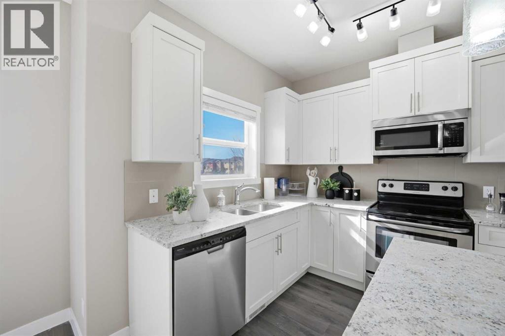 556 Redstone View NE - 13