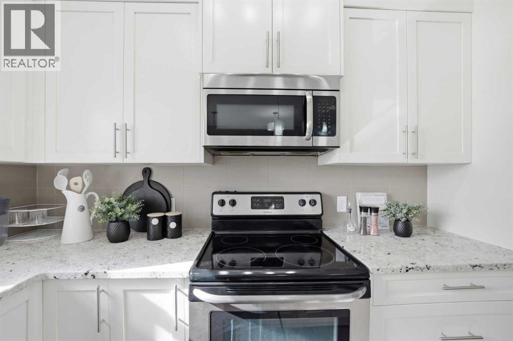 556 Redstone View NE - 14
