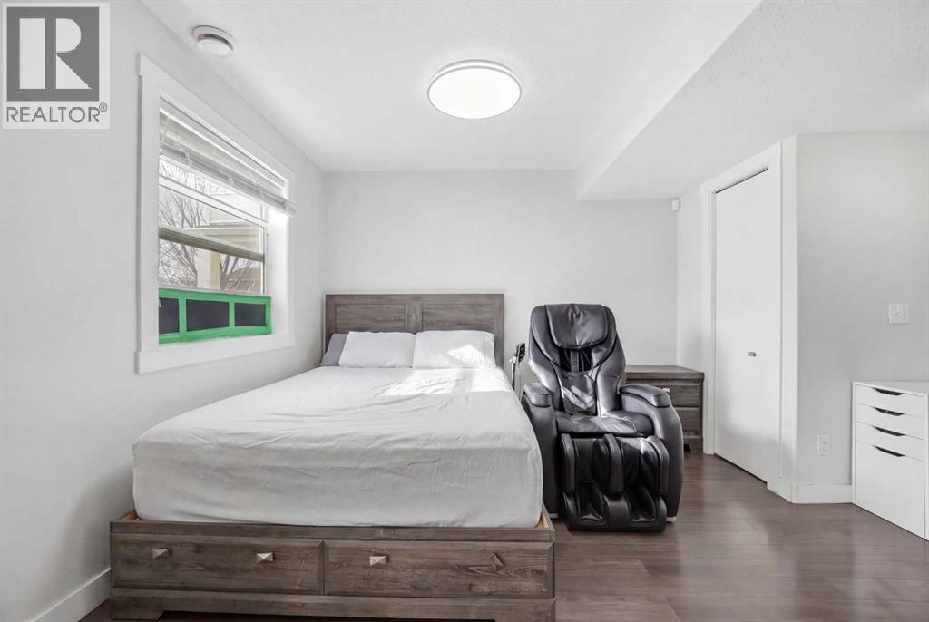556 Redstone View NE - 41