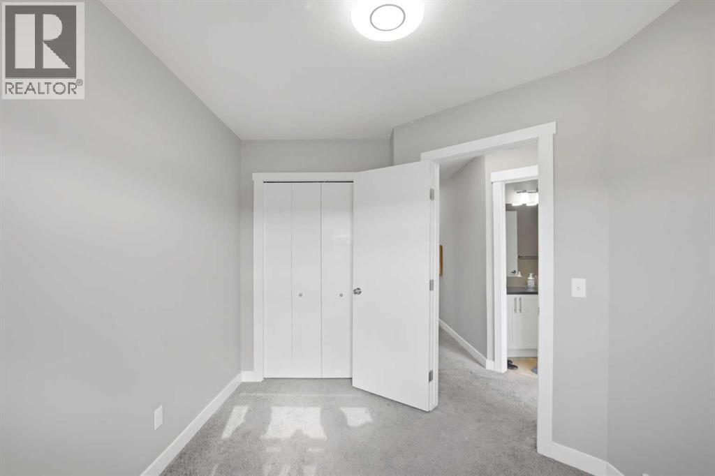 556 Redstone View NE - 33