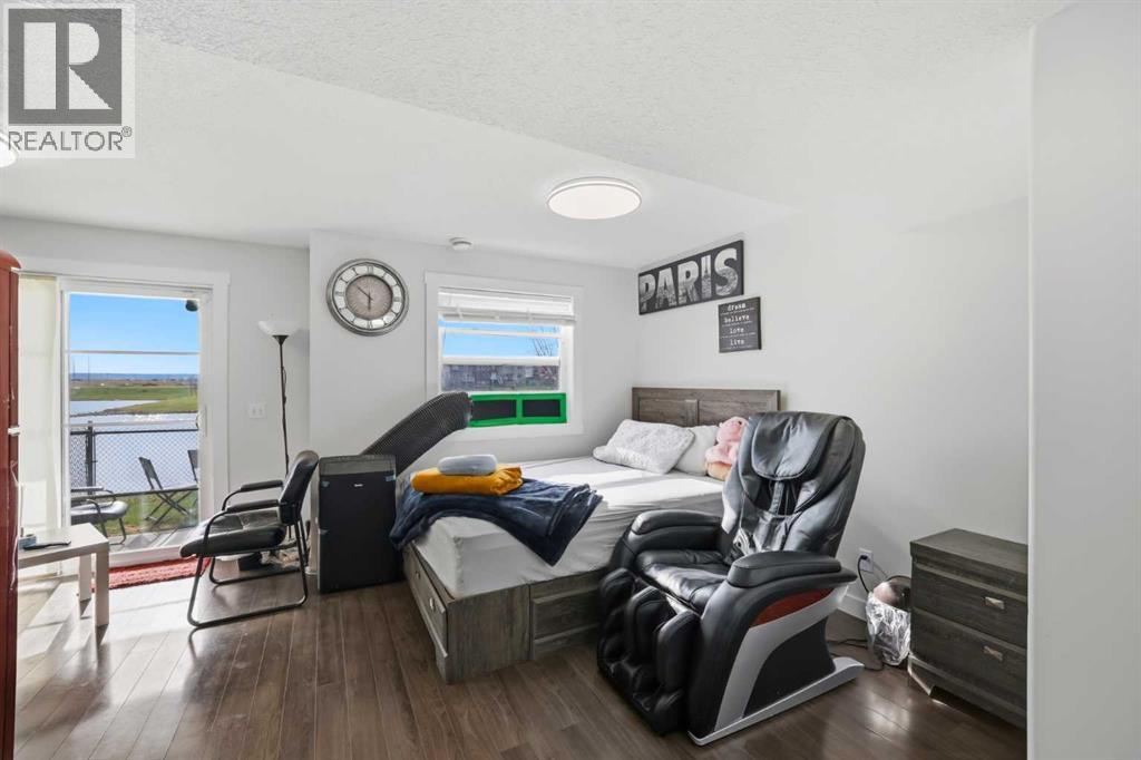 556 Redstone View NE - 37