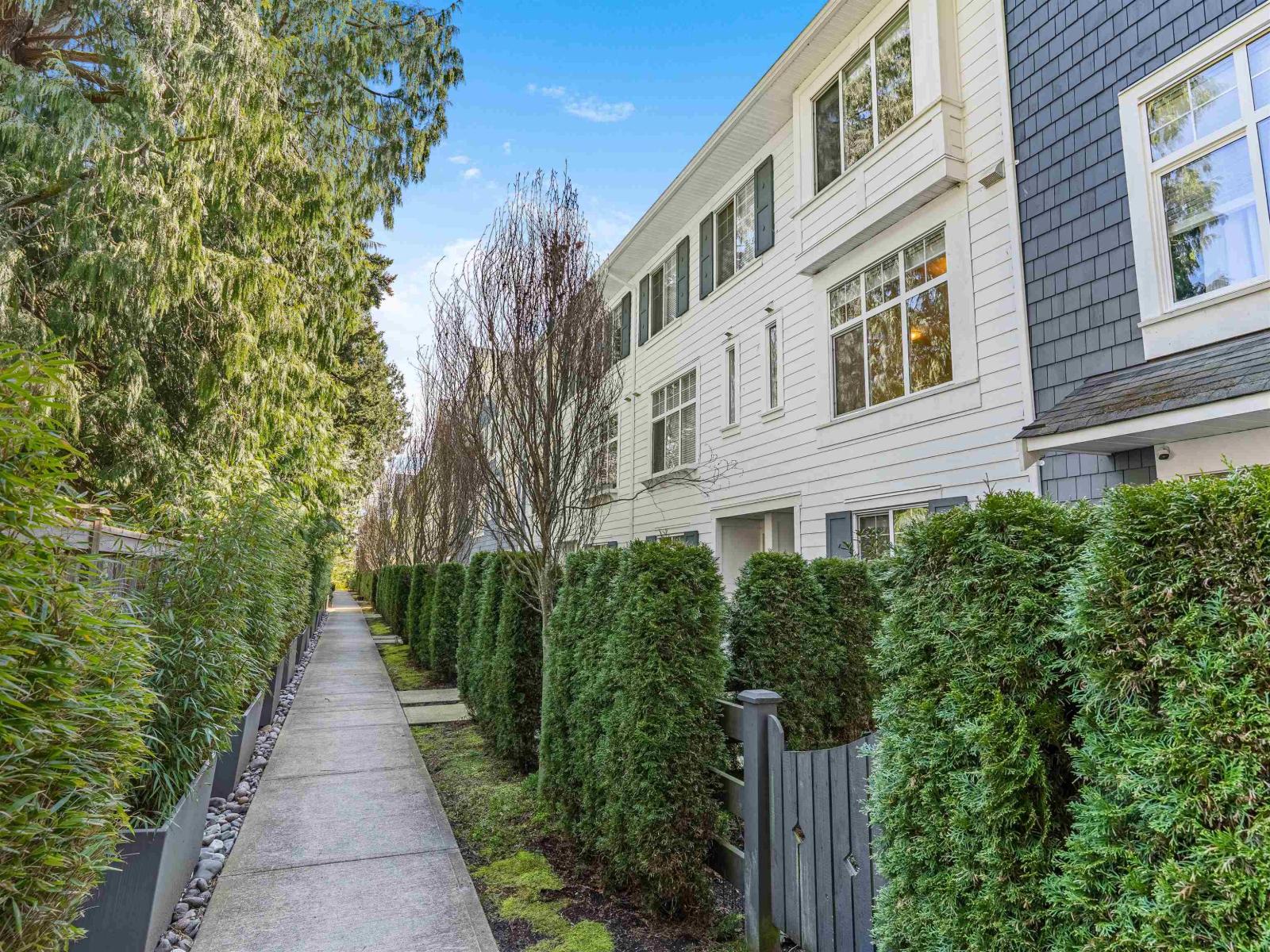 92 158 171 STREET, Surrey