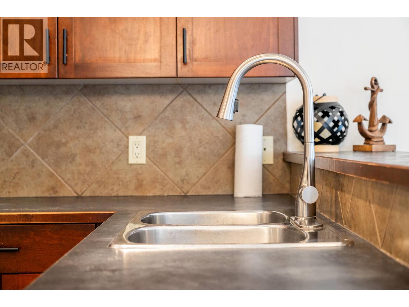 #202 7307 PROSPECTOR Avenue - 11