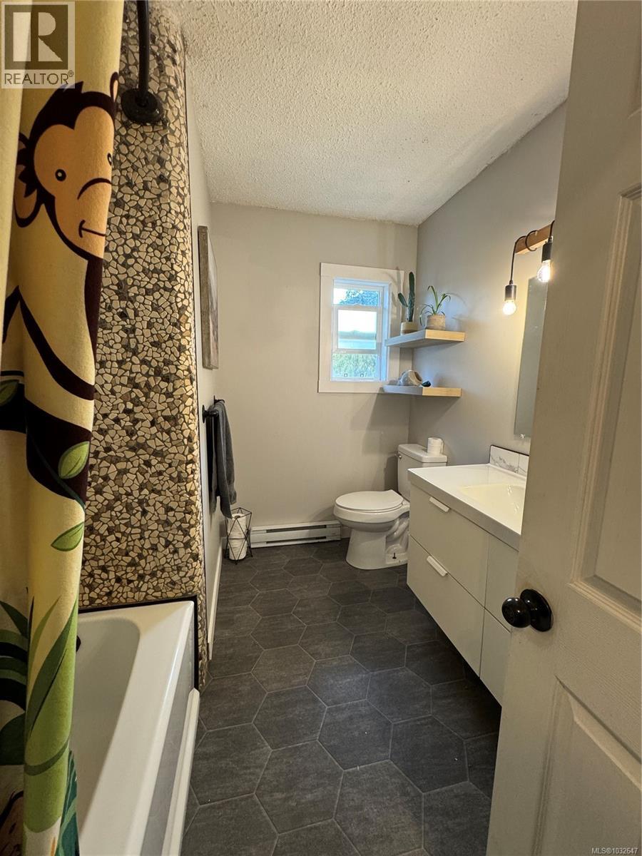 413 Cedar Cres, Gold River