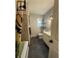 413 Cedar Cres, Gold River, BC V0P1G0 Photo 16