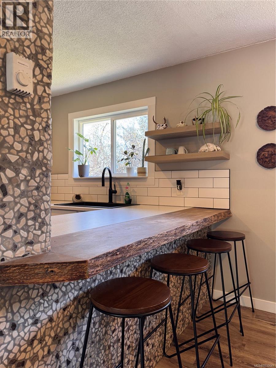 413 Cedar Cres - 7