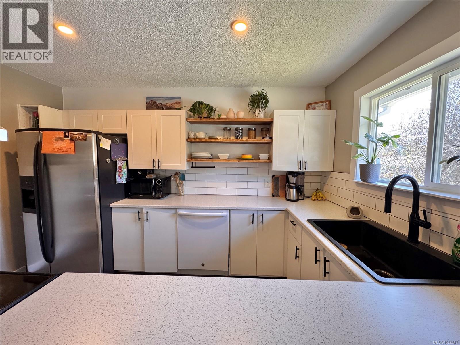 413 Cedar Cres - 5