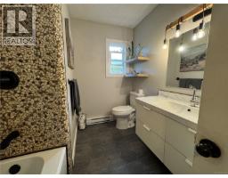 413 Cedar Cres, Gold River, BC V0P1G0 Photo 15