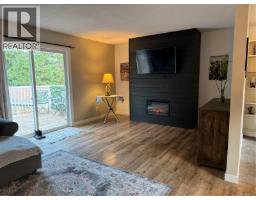 Living room - 413 Cedar Cres, Gold River, BC V0P1G0 Photo 9