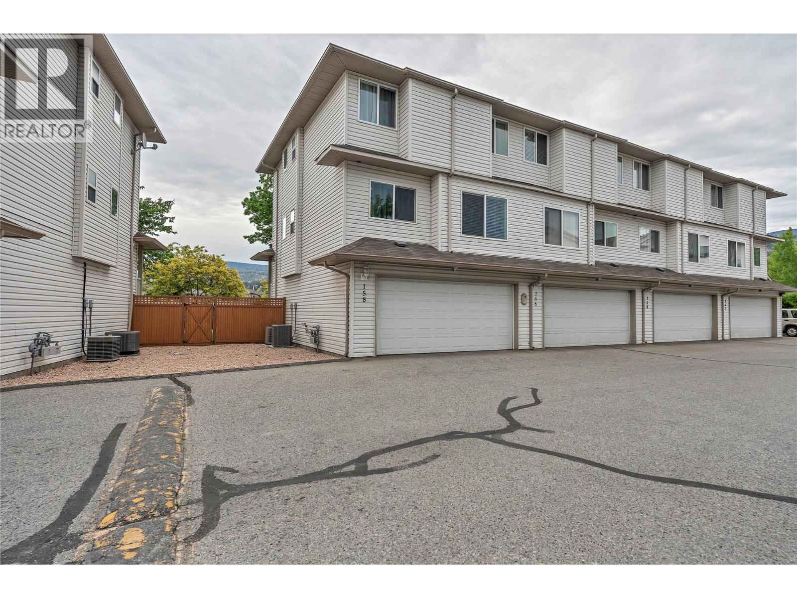 #158 3153 Paris Street - 30