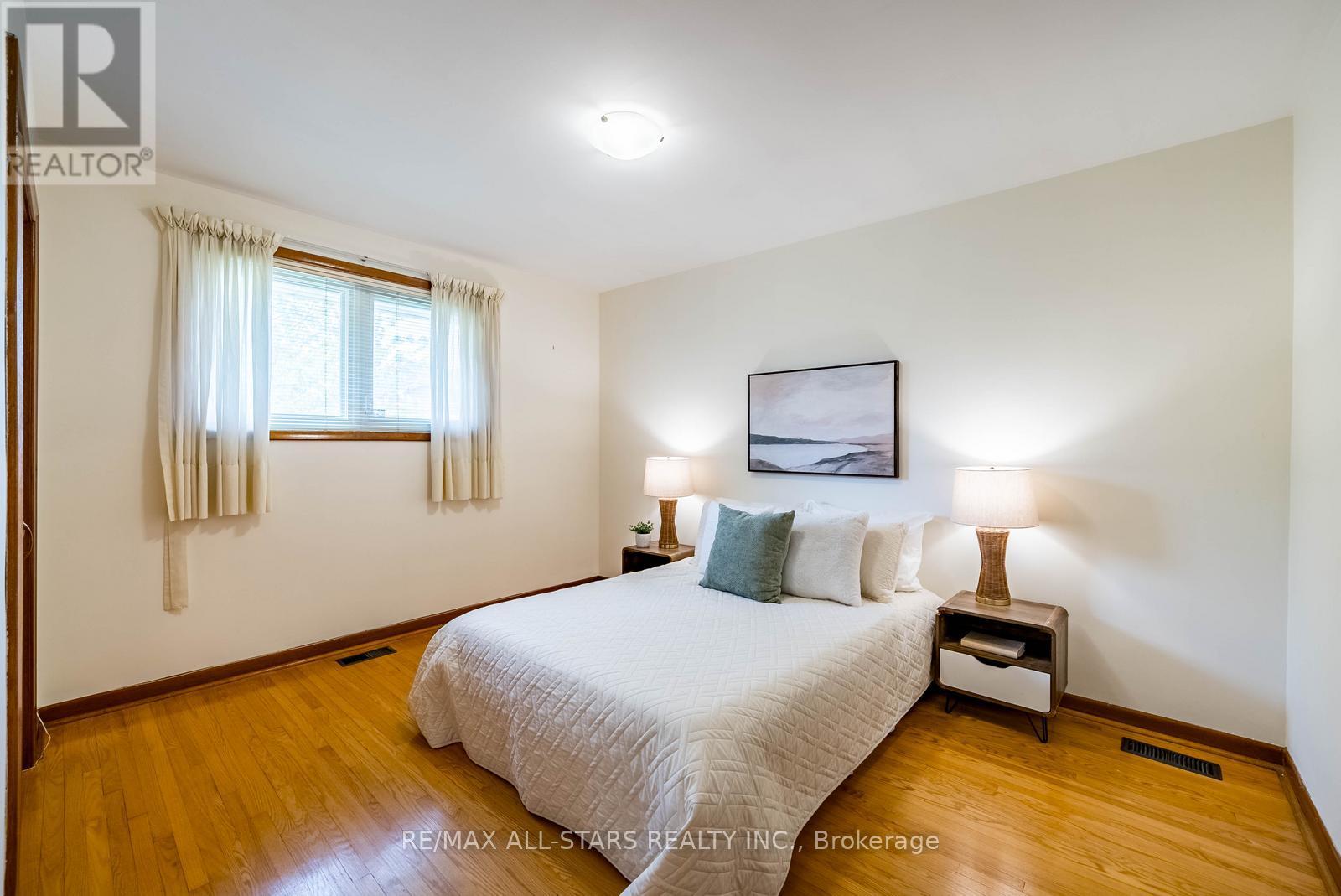 26 SUMMERGLADE DRIVE - 20