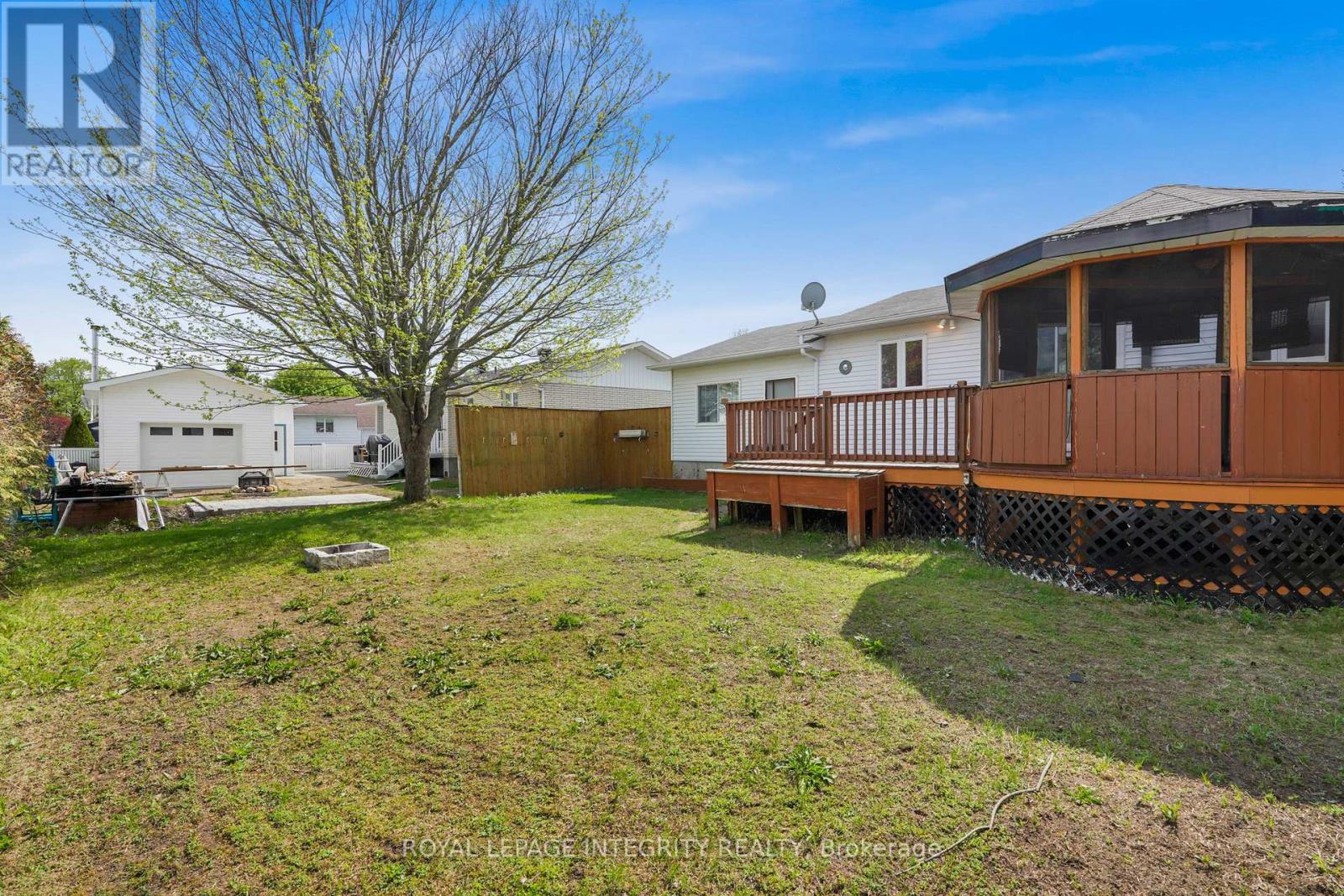 84 LALANDE CRESCENT - 29