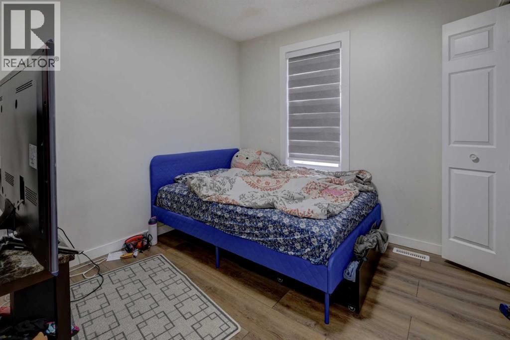3403 42 Street NE - 16