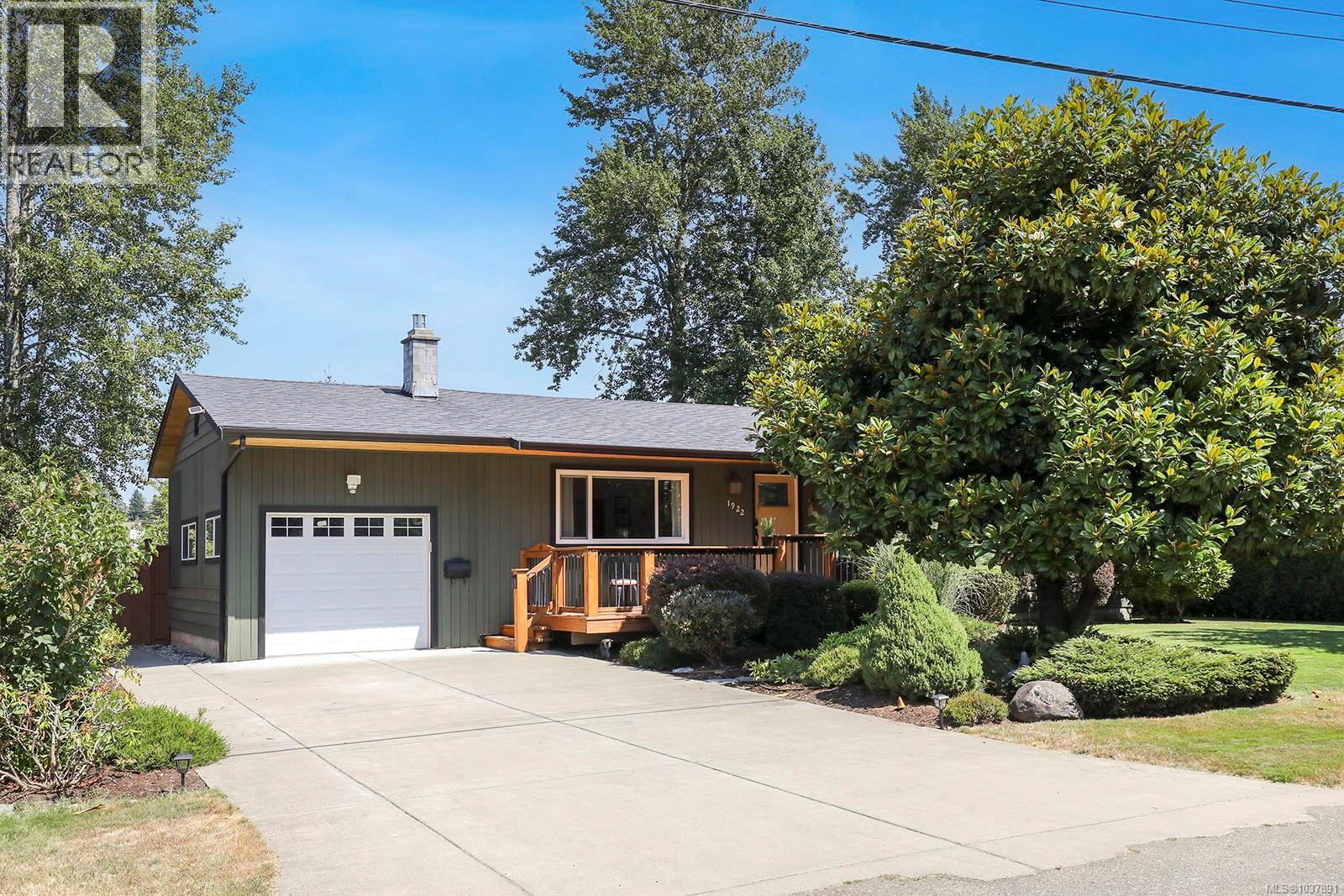 1922 Richardson Ave, Comox