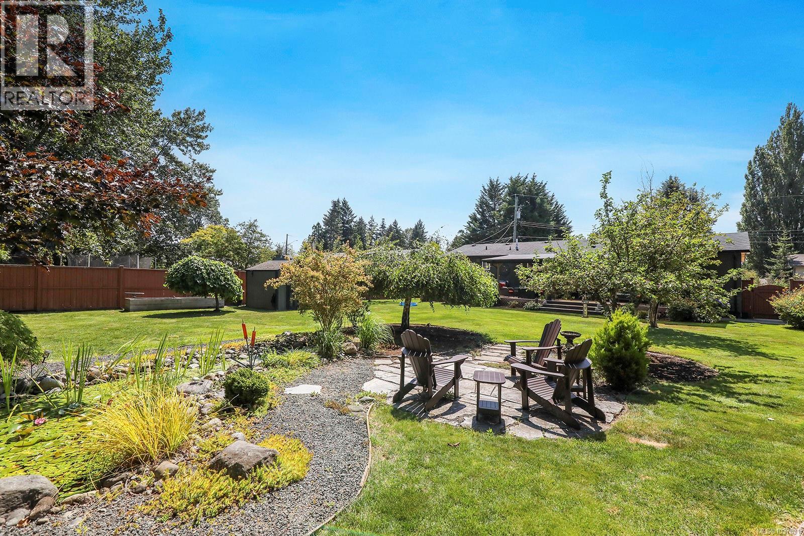1922 Richardson Ave, Comox