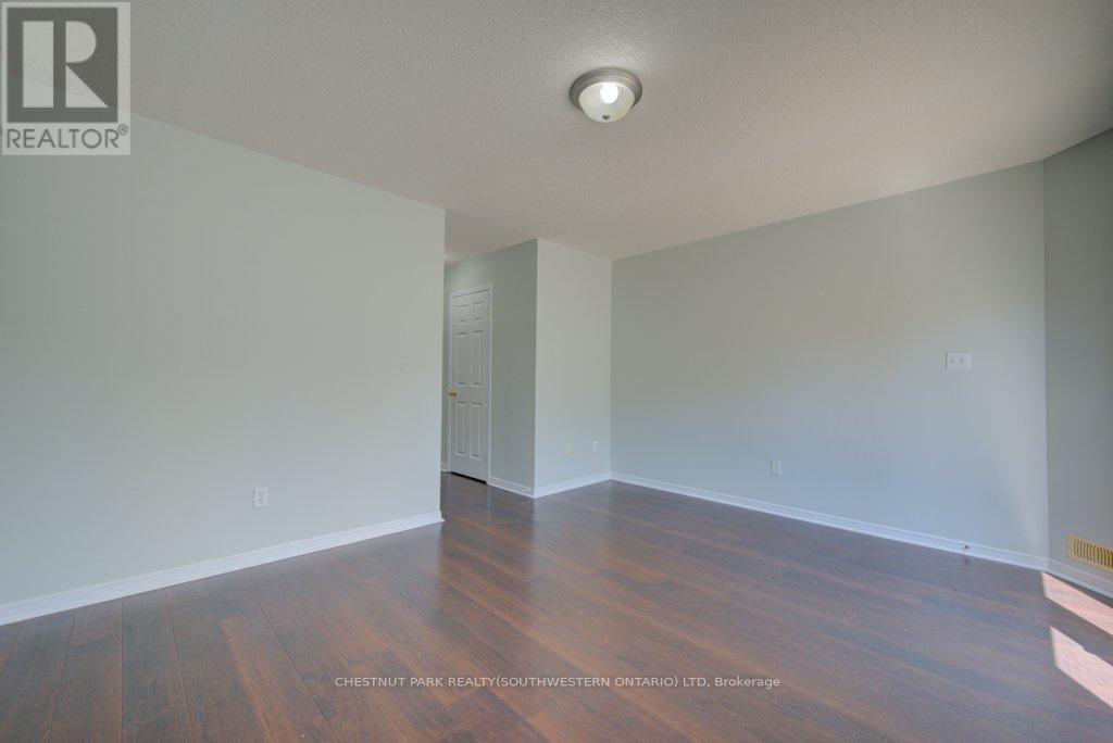 #15C 240 WESTMEADOW DRIVE - 19