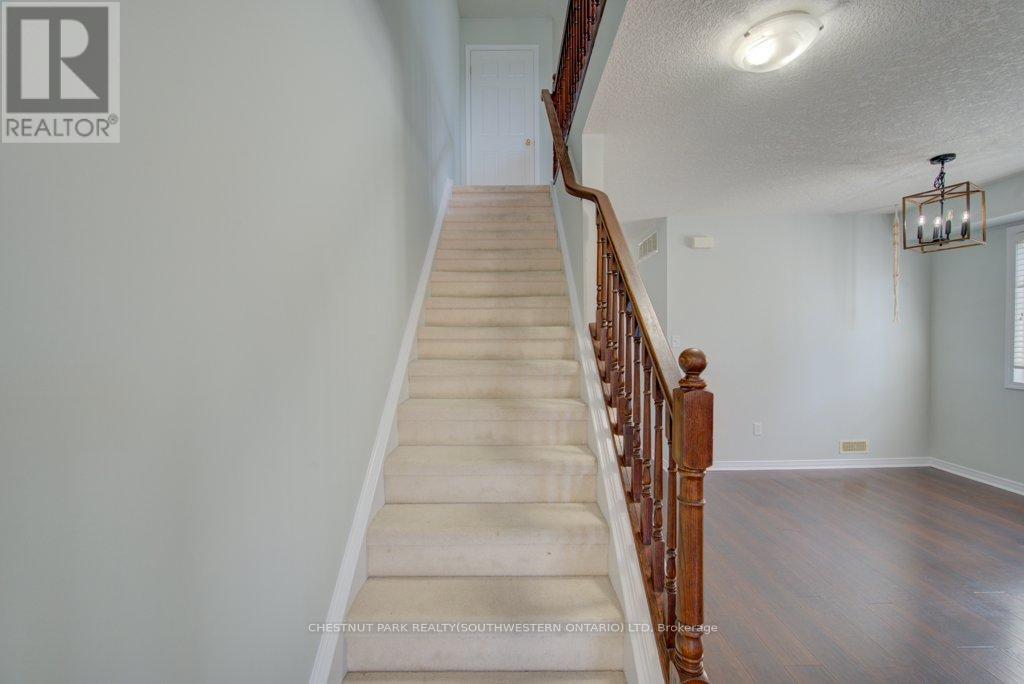 #15C 240 WESTMEADOW DRIVE - 20