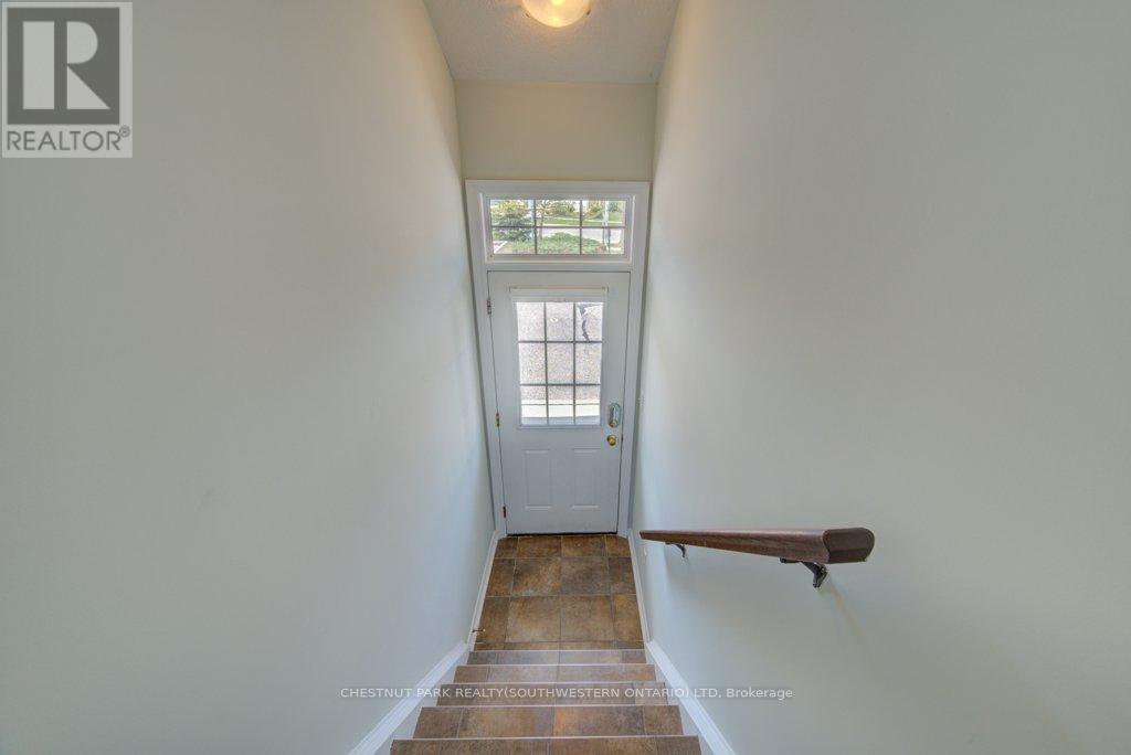 #15C 240 WESTMEADOW DRIVE - 4