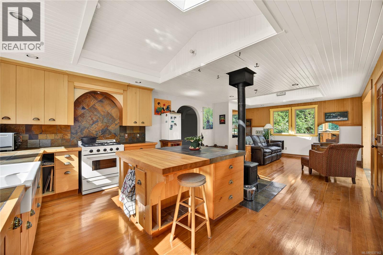 1252 Isabella Point Rd - 5