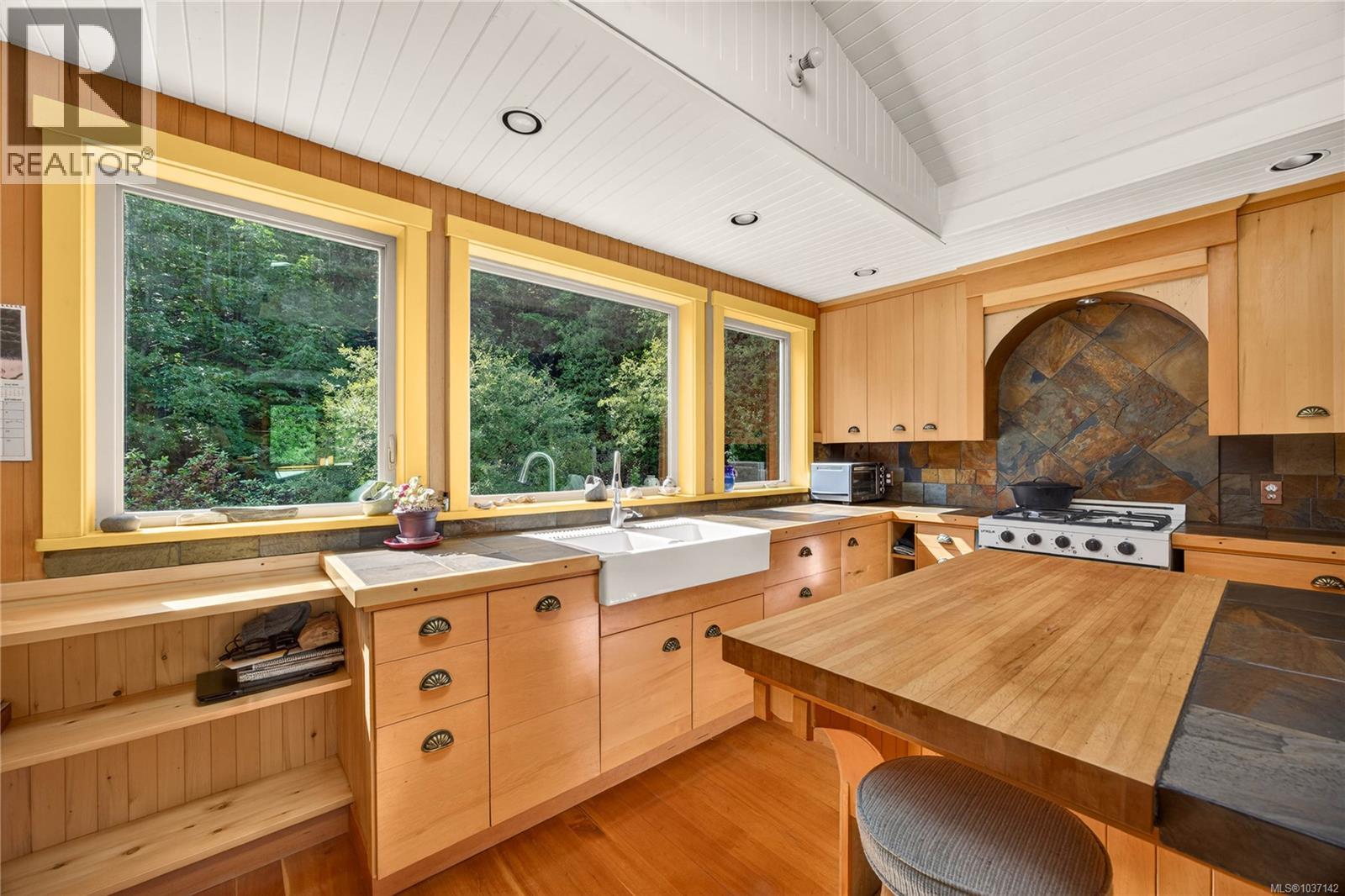 1252 Isabella Point Rd - 7