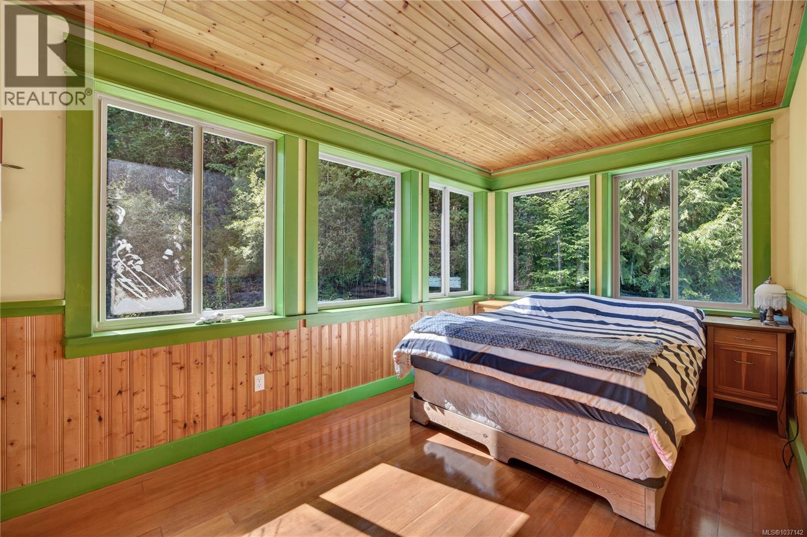 1252 Isabella Point Rd - 9