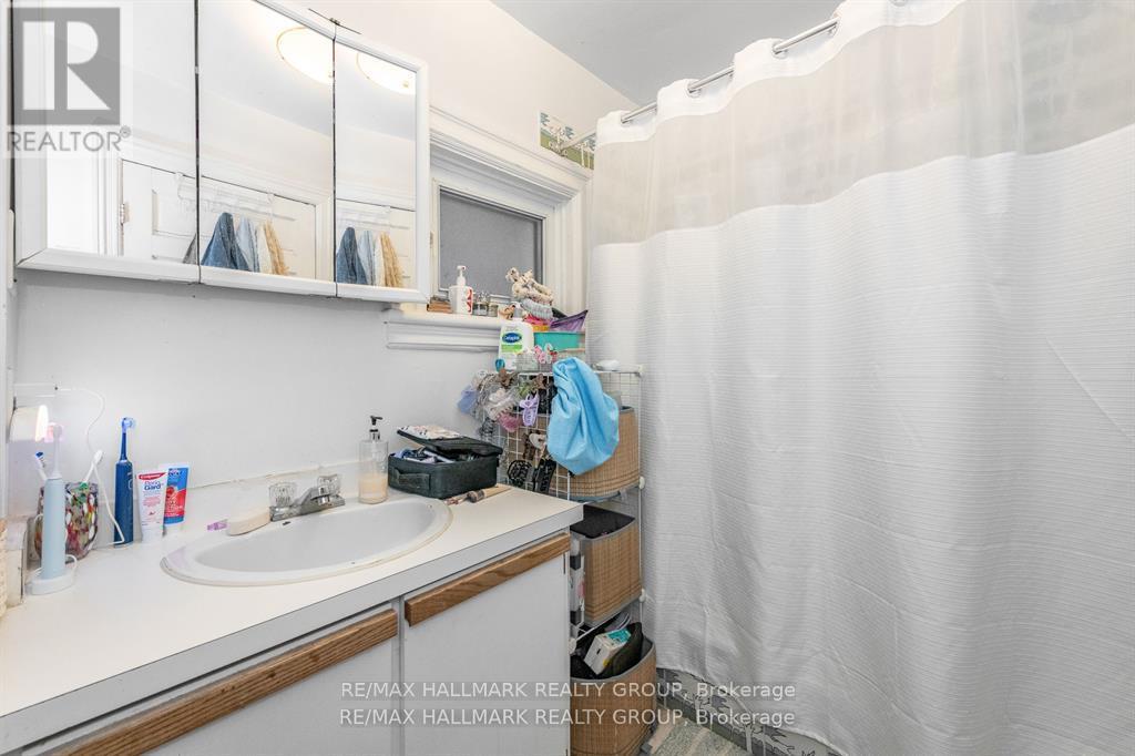 121 OSGOODE STREET - 16