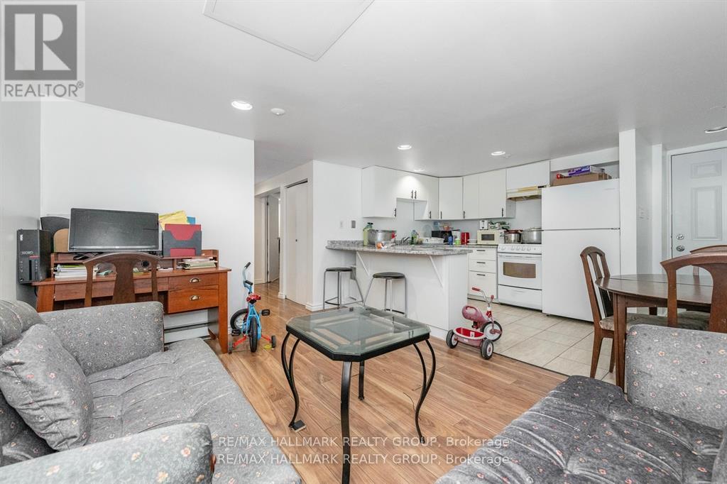 121 OSGOODE STREET - 43
