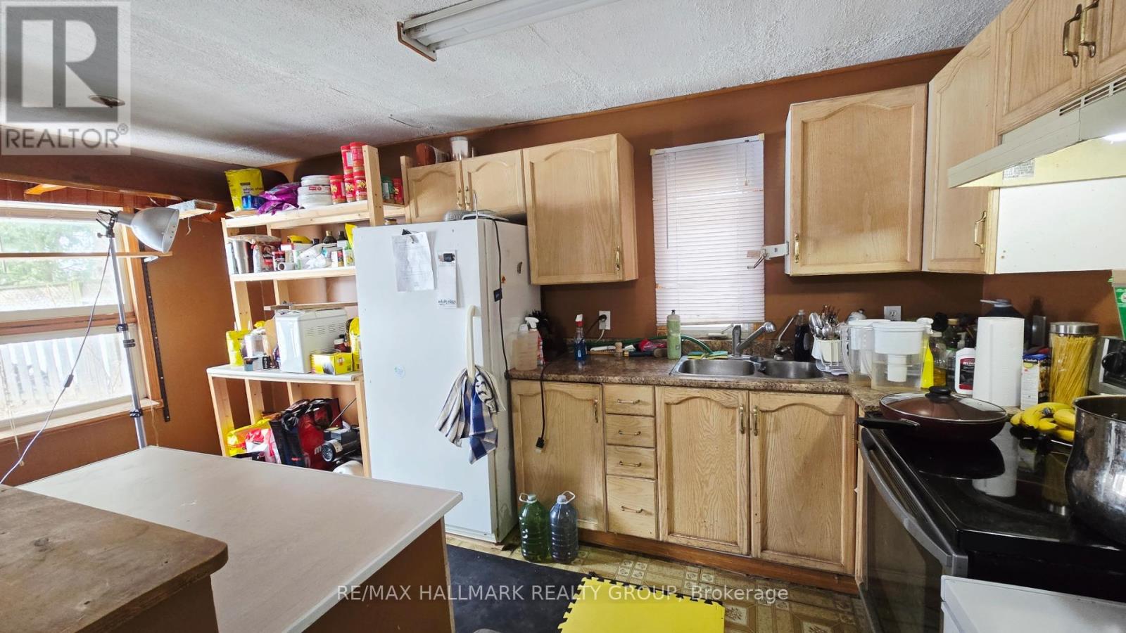 1236 BAYVIEW DRIVE - 21
