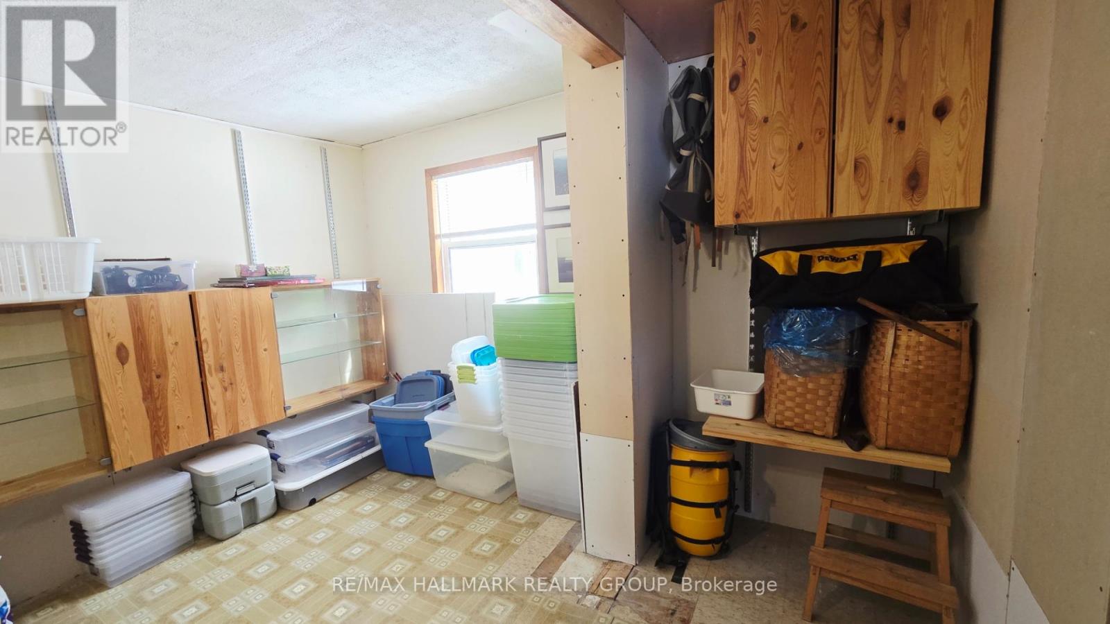 1236 BAYVIEW DRIVE - 24