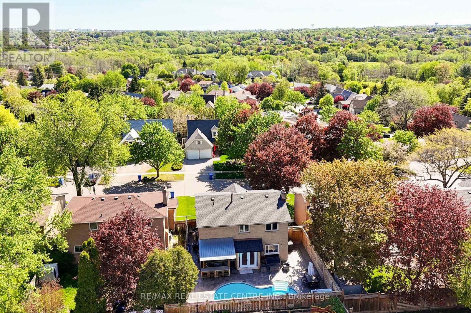 430 DOVER CRESCENT - 43