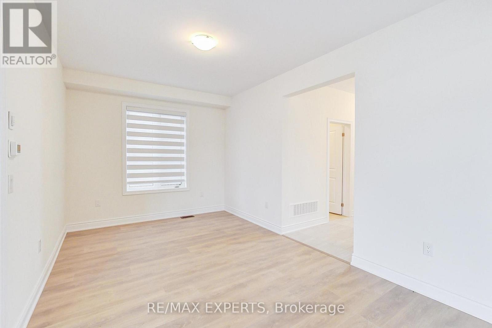 11 UNION BOULEVARD - 14
