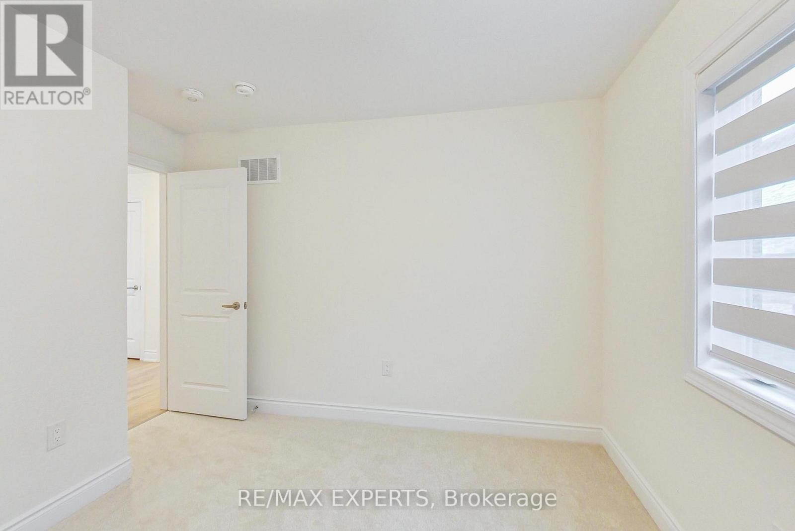 11 UNION BOULEVARD - 30