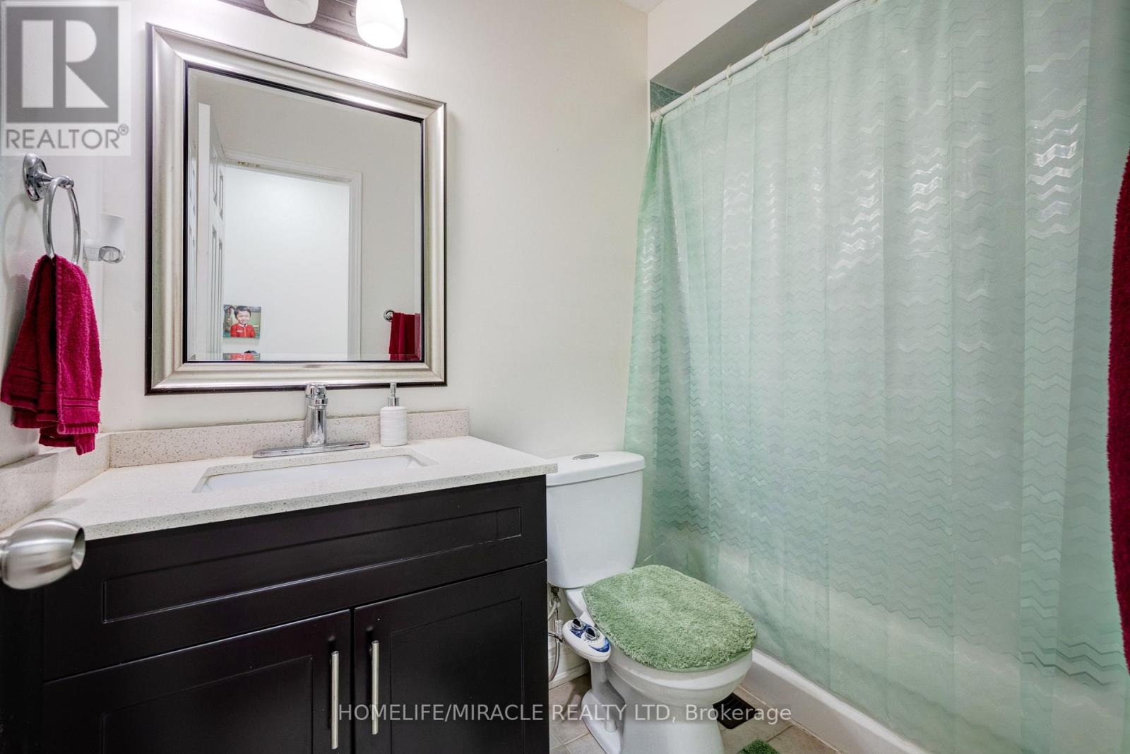 36 HERKES DRIVE - 34