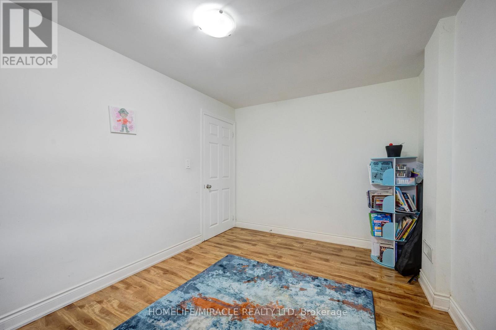 36 HERKES DRIVE - 43