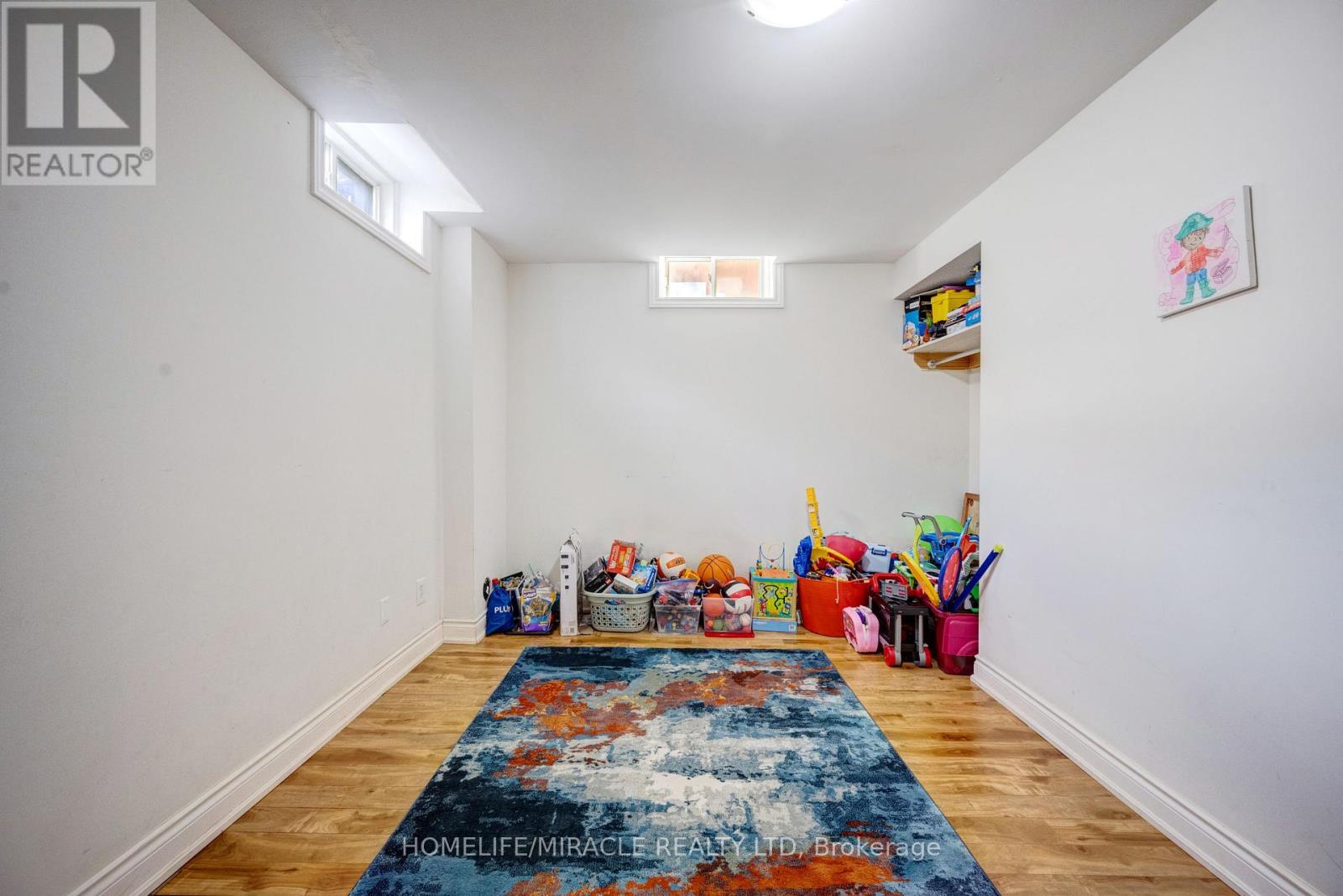 36 HERKES DRIVE - 44