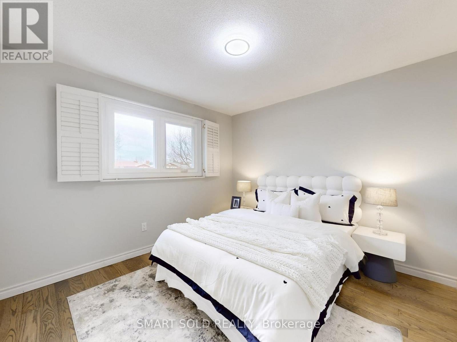24 NORMANDY CRESCENT - 28
