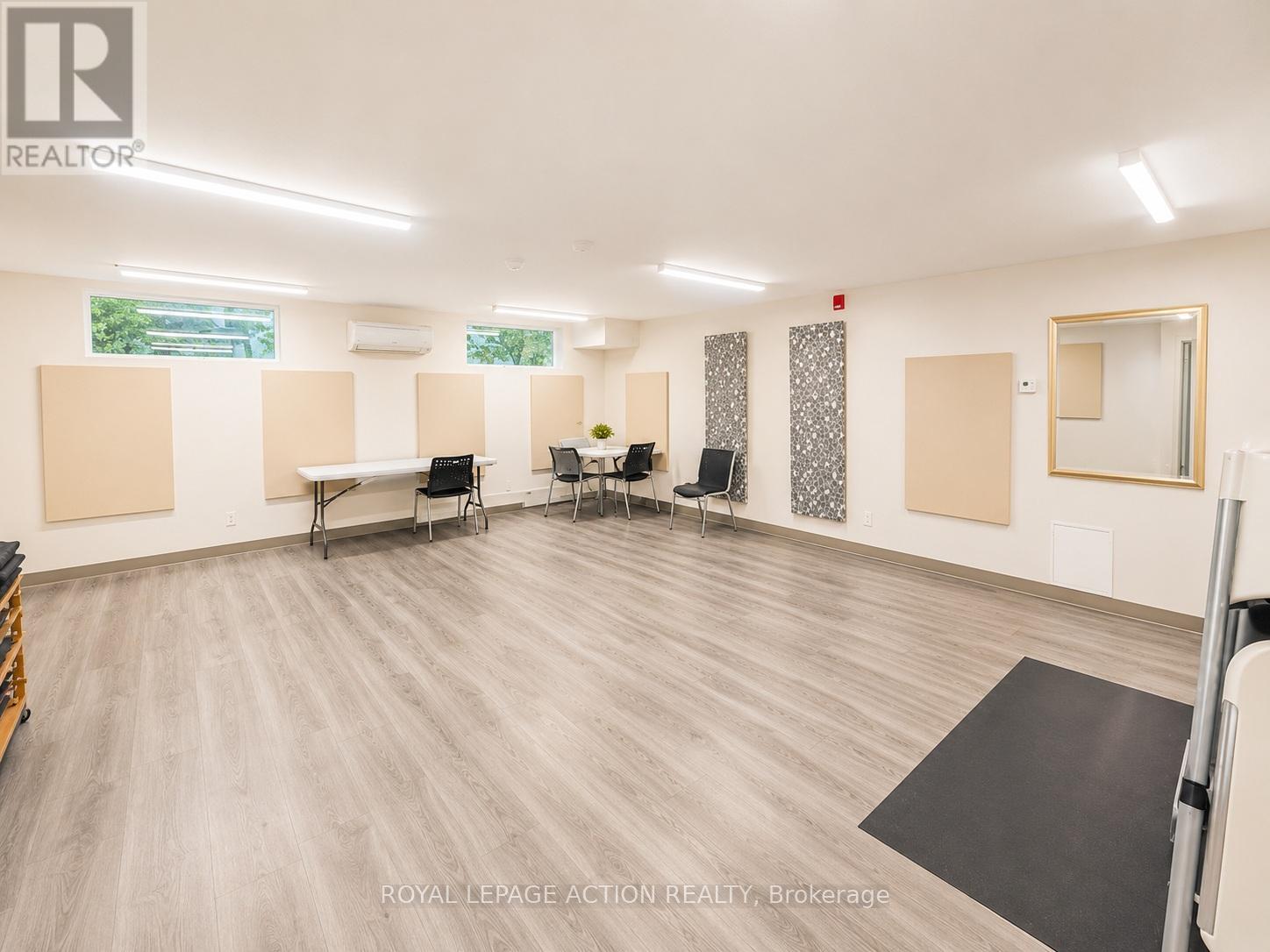 #901 640 WEST STREET - 20