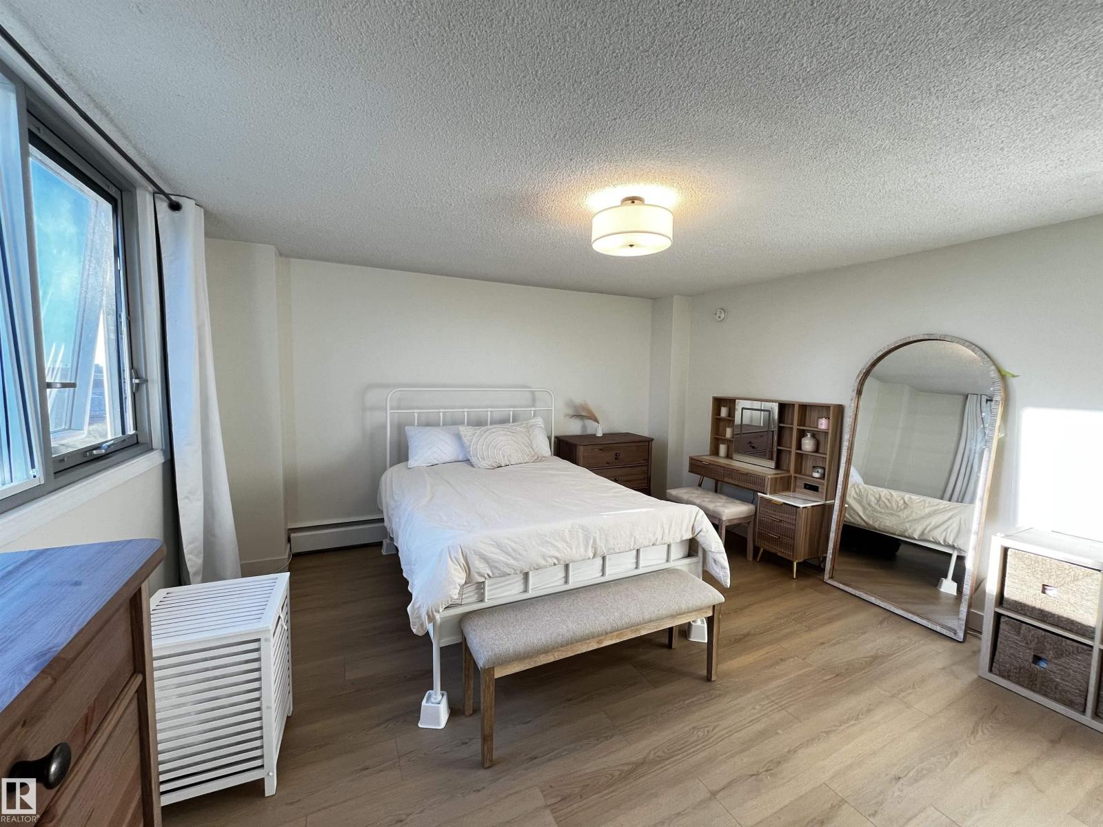 #807 10011 116 ST NW - 10
